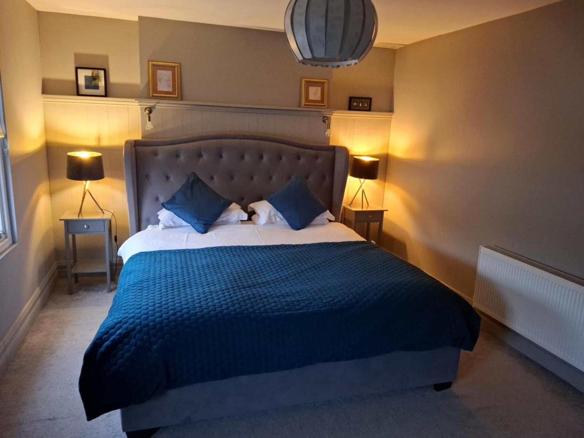 3 Bedroom Luxury Apartment Main Street Cashel  Exterior foto